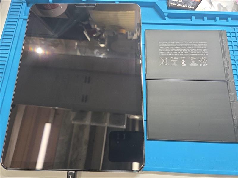 iPad air5（アイパッド）の起動不良を放置しないで。バッテリー交換は【スマホ修理工房池袋P‘パルコ店】へ